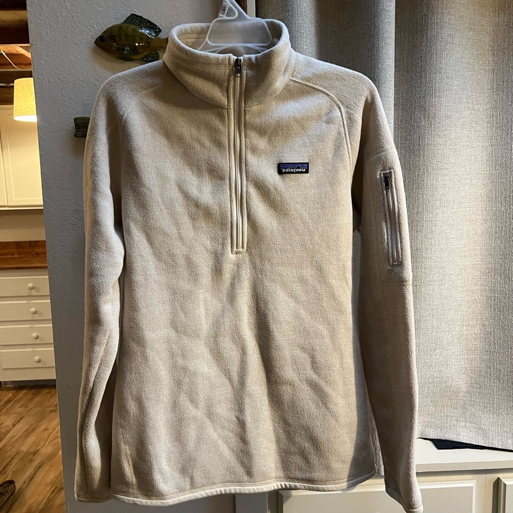 Patagonia women’s cream better sweater - large
